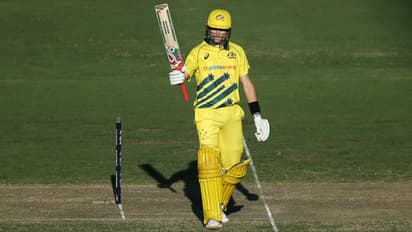 3 பேரு அரைசதம் அடிச்சும் பெருசா யூஸ் இல்ல.. நியூசிலாந்துக்கு எளிய இலக்கை நிர்ணயித்த ஆஸ்திரேலியா