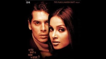 বিপাশার অন্তর্বাস ধরে টানছেন দিনো, বিজ্ঞাপনে যৌনতায় মত্ত প্রাক্তন প্রেমিক-প্রেমিকা