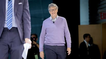 ৪৫ বছরের সম্পর্কে ইতি, মাইক্রোসফটকে বিদায় জানালেন গেটস