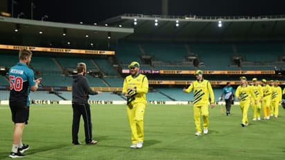 മഹാമാരിയില് സ്തംഭിച്ച് ക്രിക്കറ്റ് ലോകവും; ന്യൂസിലന്ഡ് പേസര് നിരീക്ഷണത്തില്; പരമ്പരകള് റദ്ദാക്കി