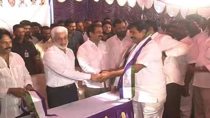 టీడీపీకి మరో షాక్.. వైసీపీలోకి మాజీ ఎమ్మెల్యే గురుమూర్తి రెడ్డి