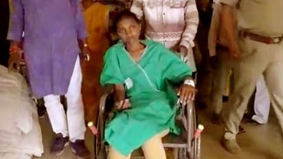 উচ্চমাধ্যমিকের প্রথম দিনেই বাজের আঘাতে বাবার মৃত্যু, হাসপাতালে বসেই পরীক্ষা দিল আহত মেয়ে