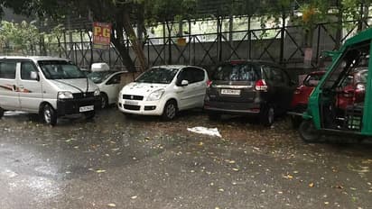 আতঙ্কের দিল্লিতে শিলাবৃষ্টির দাপট, ধুয়েমুছে সাফ হতে পারে কি করোনা