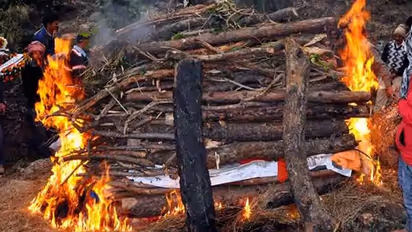 कोरोना वायरस से किसी व्यक्ति की मृत्यु हुई, तो क्या उसके शव से भी वायरस फैलने का खतरा है?