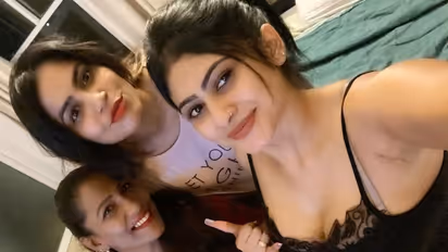 எந்நேரமும் குடி..! குஜால் உடையில் குடித்துவிட்டு கும்மாளம் அடிக்கும் பிரபல நடிகையின் பகீர் கிளப்பும் போட்டோஸ்!