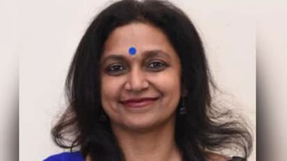 സാരി ഉടുത്തതിന്റെ പേരില് റെസ്റ്റോറന്റില് കയറ്റിയില്ല; വിവാദമായപ്പോള് മാപ്പ്!