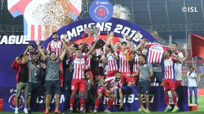 ഐഎസ്എല്: ബൗമസ് മികച്ച താരം, വാൽസ്കിസിന് സുവര്ണപാദുകം