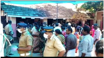 കൊവിഡ് ജാഗ്രതയ്ക്കിടെ സുരക്ഷാ മുൻകരുതലുകൾ കാറ്റിൽ പറത്തി സർവീസ് സഹകരണ ബാങ്ക് തെരഞ്ഞെടുപ്പ്