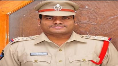 స్థానిక ఎన్నికలపై ఈసీ సీరియస్: వేటు పడిన అధికారులు వీరే...