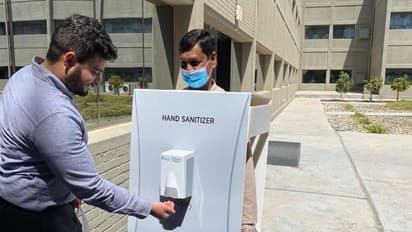 ಕೊರೋನಾ ವಿರುದ್ಧ ಹೋರಾಟ: ಹ್ಯಾಂಡ್‌ ಫ್ರೀ ಸ್ಯಾನಿಟೈಸರ್‌ ಸಿದ್ಧ