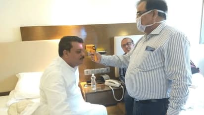 कमलनाथ के विधायाकों की हुई स्क्रीनिंग, कांग्रेस MLA का दावा..हमारे 2 साथियों में कोरोना के लक्षण