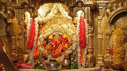 कोरोना ने भगवान को किया दूर; सिद्धीविनायक मंदिर बंद, भस्मारती में शामिल नहीं हो पाएंगे श्रद्धालु