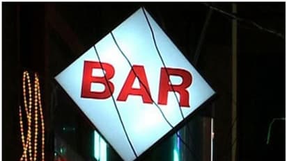 ഒരൊറ്റ ബാറും തുറക്കരുത്, കൗണ്ടർ വഴി മദ്യവിൽപ്പനയും വേണ്ടെന്ന് എക്സൈസ് കമ്മിഷണര്‍; ദേദഗതി വേണമെന്ന് ബാറുടമകള്‍