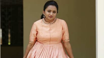 Suma kanakala: వెండితెర రీఎంట్రీకి సిద్దమైన యాంకర్ సుమ.. మైండ్ బ్లోయింగ్ డిటైల్స్