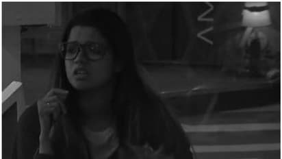 ഞാൻ എവിടെയെങ്കിലും പോയാല്‍ എന്റെ ഉടുപ്പൊക്കെ കെട്ടിപിടിച്ചാണ് അവള്‍ കിടക്കാറുള്ളത്, മകളെ കുറിച്ച് അമൃത