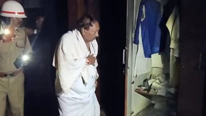 ಸಚಿವ ಈಶ್ವರಪ್ಪ ಮನೆಯಲ್ಲಿ ಬೆಂಕಿ: ಪತಿ, ಪತ್ನಿ ಅಪಾಯದಿಂದ ಪಾರು