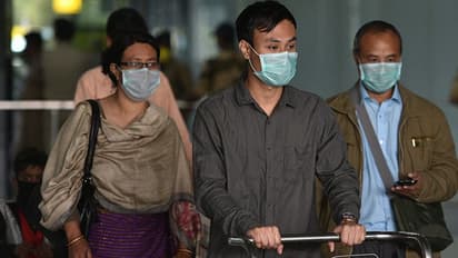 শপিং মলে যায়নি ছেলে, মুখ খুললেন করোনা আক্রান্তের বাবা