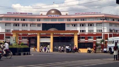 உணவில் மலத்தை அள்ளி வீசிய ஆதிக்க சாதியினர் ஆட்சியர் அலுவலகத்தில் கதறிய குடும்பத்தினர்