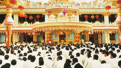 పుట్టపర్తిపై కరోనా ఎఫెక్ట్: విదేశీయులకు నో బోర్డింగ్, బాబా దర్శనం దూరం నుంచే..