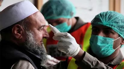 করোনা আতঙ্ক মুর্শিদাবাদে, আরব ফেরত হজ যাত্রীদের বাড়ি বাড়ি পৌঁছল বিশেষ মেডিকেল টিম