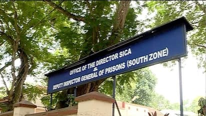 ജയില് ഡിജിപിയുടെ ഓഫീസില് അസി. സൂപ്രണ്ട് തൂങ്ങിമരിച്ച നിലയില്