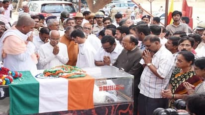 ಸರ್ಕಾರಕ್ಕೆ ಷರತ್ತು ವಿಧಿಸಿದ್ದ ಪಾಪು: ಬಸವ ಪುರಸ್ಕಾರ ಸ್ವೀಕರಿಸದೆ ಹಠ ಸಾಧಿಸಿದ ಪಾಟೀಲ ಪುಟ್ಟಪ್ಪ!