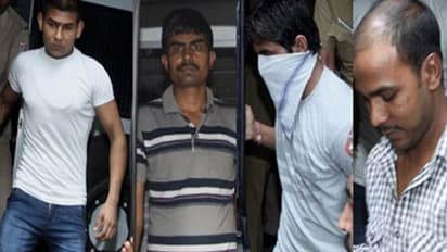 నిర్భయ కేసులో మరో ట్విస్ట్: ఉరిపై స్టే కోరుతూ కోర్టుకెక్కిన దోషులు