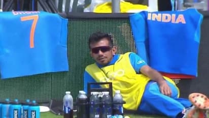 সোশ্যাল মিডিয়ায় সময় কাটাচ্ছেন চাহাল, অনুষ্কা শর্মার ইনস্টাগ্রাম পোস্টে করলেন কমেন্ট