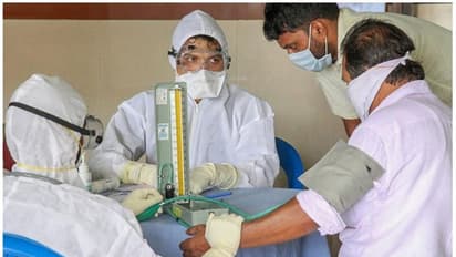 ഡോക്ടർമാർ, നഴ്സുമാർ, ഫാർമസിസ്റ്റുകൾ - മഹാമാരികളോട് സധൈര്യം പൊരുതിയിട്ടും കുരുതികൊടുക്കപ്പെടുന്നവർ