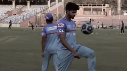 ഓ...ശ്രേയസിന് ഫുട്ബോളും വശമുണ്ടോ!; പന്തടക്കത്തില് ആരാധകരെ അമ്പരപ്പിച്ച് ഡല്ഹി ക്യാപ്റ്റന്