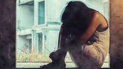 नहीं देखा होगा ऐसा हैवान बाप, मासूम रोते हुए मां से बोली- आपके जाने के बाद पास सोने बुलाते हैं पापा