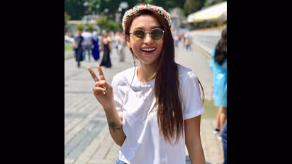 লকডাউনে মিমি পৌঁছে গেলেন জলপাইগুড়ি, সঙ্গে নিলেন ভক্তদেরও