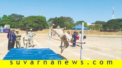 ದೈಹಿಕ ಪರೀಕ್ಷೆ, ಹೈಜಂಪ್ ಮಾಡಿ ಅಭ್ಯರ್ಥಿಗಳ ಹುರಿದುಂಬಿಸಿದ ಎಸ್ಪಿ!