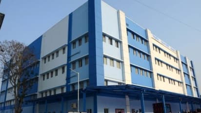 கொரோனா  சிகிச்சை எடுத்துக்கொண்டவர் மருத்துவமனையில் குதித்து தற்கொலை..!