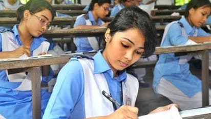 লকডাউন মিটলে তবেই মাধ্যমিকের ফল,  ইঙ্গিত দিল রাজ্য স্কুল শিক্ষা দফতর