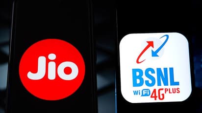 ২৮ দিনের রিচার্জ প্ল্যানের প্রতিযোগিতায় নামল জিও আর বিএসএনএল, জেনে নিন আপনার জন্য কোন প্ল্যান সুবিধাজনক