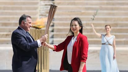 ಜಪಾನ್ಗೆ ಒಲಿಂಪಿಕ್ಸ್ ಜ್ಯೋತಿ ಹಸ್ತಾಂತರಿಸಿದ ಗ್ರೀಸ್