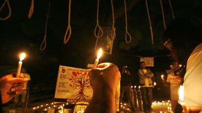 ফাঁসির আগের রাতে কেঁদে ভাসাল চার নরপিশাচ, শোনানো হল গীতা