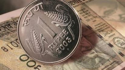 రూపాయి బేల చూపులు.. డాలర్ @ రూ.76.15