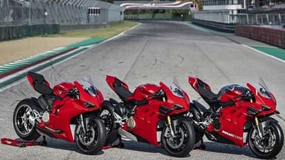 డుకాటీ బైకుల పై కళ్ళు చెదిరే  భారీ డిస్కౌంట్...