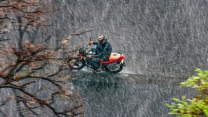 ಬೆಂಗಳೂರಲ್ಲಿ ದಾಖಲೆಯ ಮಳೆ: ಒಂದೇ ದಿನ 11 ಸೆಂ.ಮೀ ವರ್ಷಧಾರೆ!