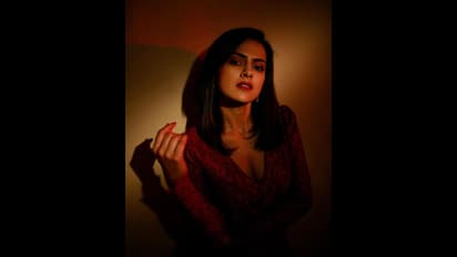 ಮನೆಯಲ್ಲಿ ಪೂಜೆ ನಡೆಯುತ್ತಿರುವಾಗಲೇ ಮೈ ನೆರದ್ರಂತೆ ಶ್ರದ್ಧಾ ಶ್ರೀನಾಥ್!