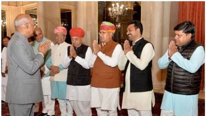 ക്വാറന്‍റൈനില്‍ പോവുന്നതിന് മുന്‍പ് ബിജെപി എംപി പാര്‍ലമെന്‍റില്‍ എത്തി; രാഷ്ട്രപതിയെ കണ്ടു