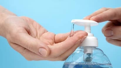 சானிடைஸ்சர் பயன்படுத்துபவரா நீங்கள் ..பார்த்து பயன்படுத்துங்கள்..அளவுக்கு மீறினால் மரணம் நிச்சயம்.. பதிவு கீழே