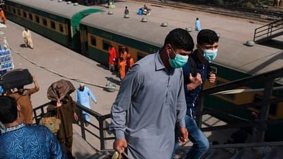 ஒரே தீர்வு "வீட்டில் இருப்பதே"..! விளையாட்டாக எடுத்துக்காதீங்க மக்களே..! இதை படிங்க.!