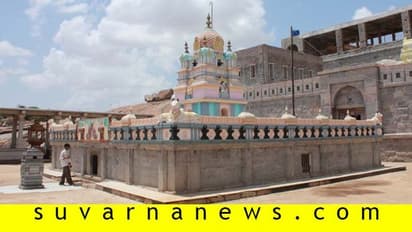 ಕೊಪ್ಪಳ: ಕೊರೋನಾ ಕಾಟಕ್ಕೆ ದೇವಸ್ಥಾನ ಬಂದ್!