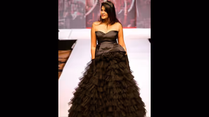 ಬಾತ್ರೂಂನಲ್ಲಿ ಬಿಗ್ ಬಾಸ್ ಸ್ಪರ್ಧಿ ವಯ್ಯಾರ: ನೋಡೋರ್ ಕಣ್ಣಿಗೆ ಹಬ್ಬ!