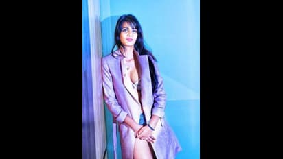 வசமாக சிக்கிய மீராமிதுன்...பிடிவாரண்ட் கொடுத்த கோர்ட்