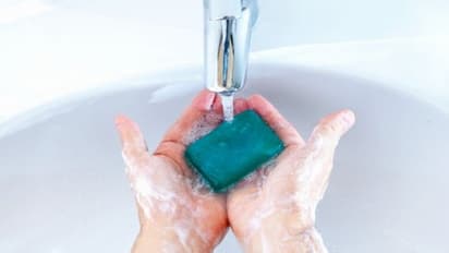 കൊവിഡ് 19; വില കുറച്ചു, നിർമാണം കൂട്ടി സോപ്പ് കമ്പനികള്