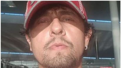 വിമാനം റദ്ദാക്കി, ദുബായില് തന്നെ തുടരുന്നുവെന്ന് സോനു നിഗം